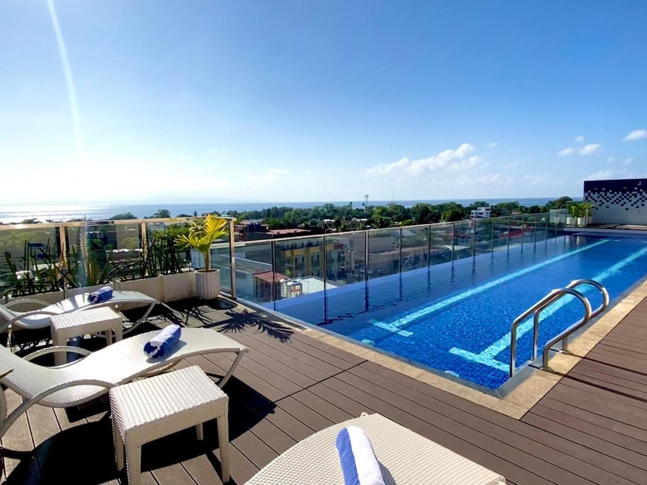 Dccco Hotel Dumaguete City Zewnętrze zdjęcie