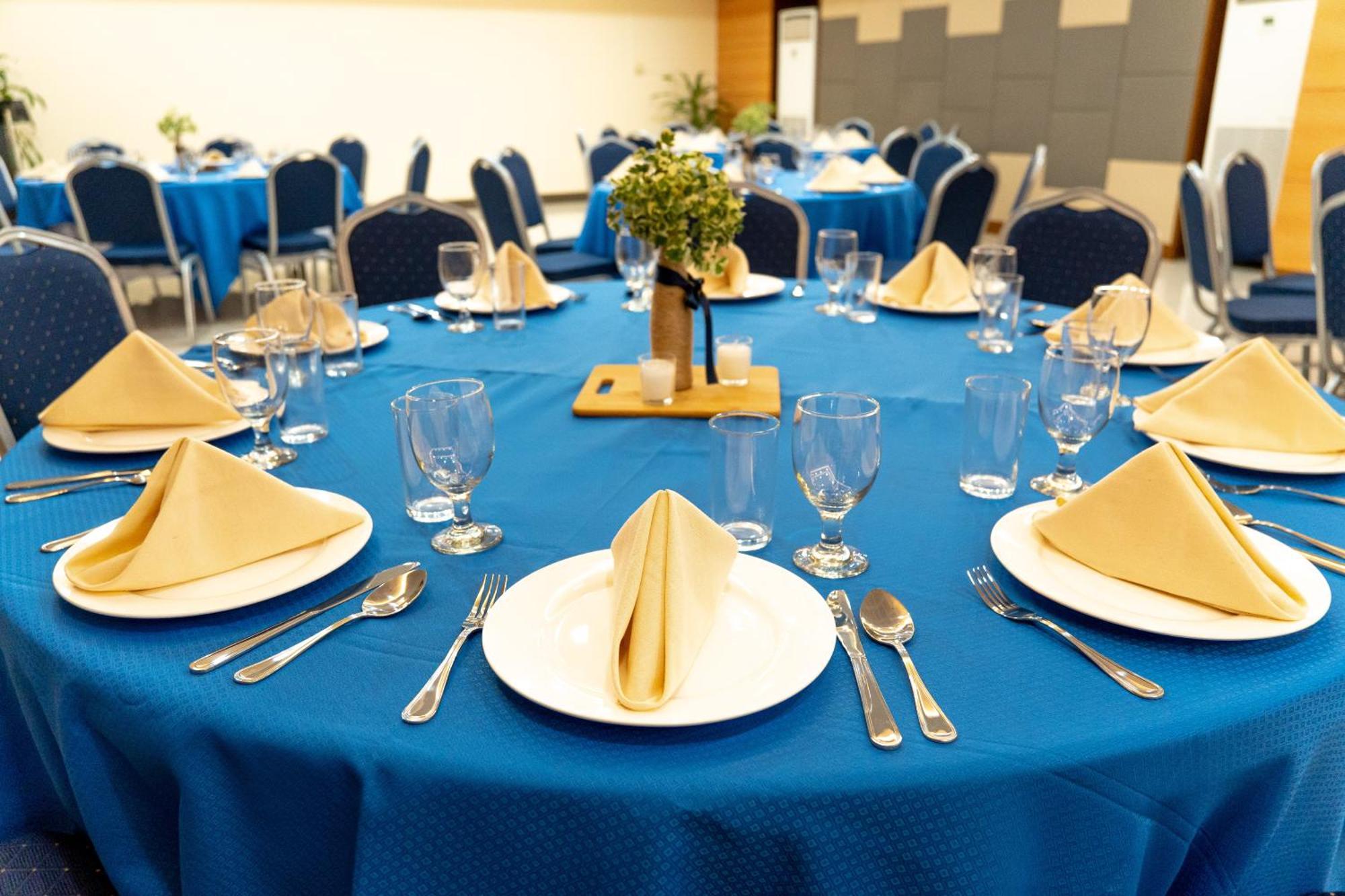 Dccco Hotel Dumaguete City Zewnętrze zdjęcie
